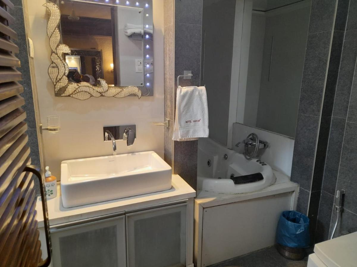 Hotel Mayur By Wb Inn Ulhasnagar Экстерьер фото