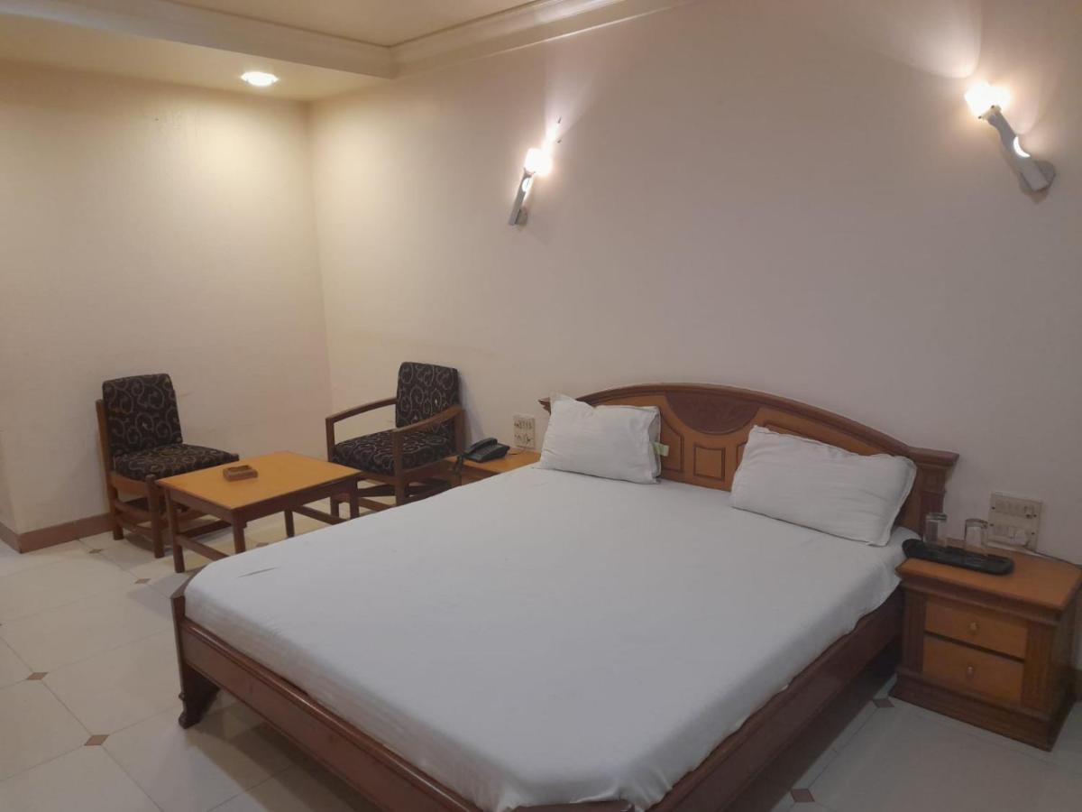 Hotel Mayur By Wb Inn Ulhasnagar Экстерьер фото